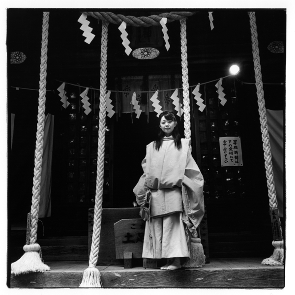 8e6c51c9 - 2010年の中山大障害を制したバシケーンが相馬中村神社で神馬として奉納されることに