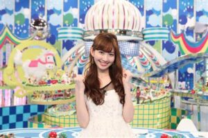 083b80f7 300x199 - AKB48小嶋陽菜　2億5000万円のディープインパクト弟の名付け親になることが決定