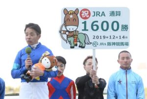 livejupiter 1619389442 25301 300x203 - 【競馬】岩田康誠さん、関係者からの評判は最悪だったとYahooニュースがバラす